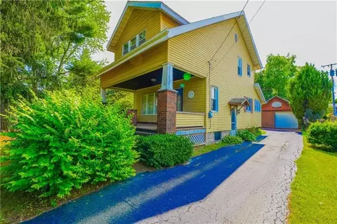 10 S Scotland, New Castle, PA 16101