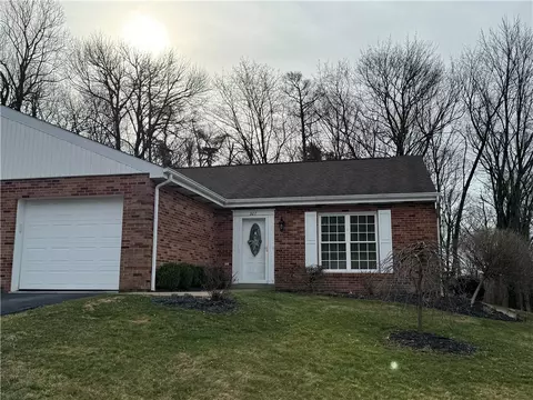 207 Greenview Dr #207, Indiana, PA 15701