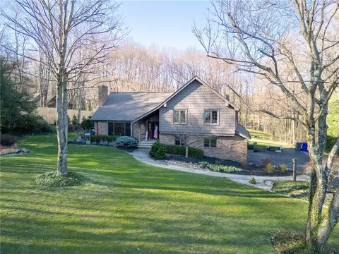 166 Caldwell Dr, Butler, PA 16002