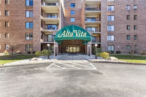 3 Alta Vita Dr #501, Greensburg, PA 15601