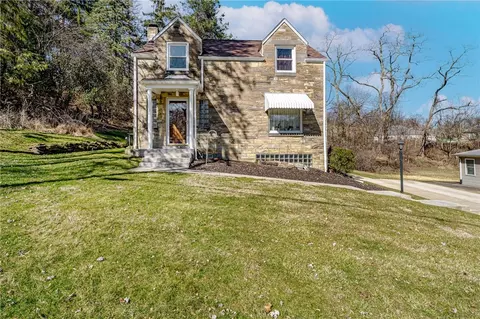 112 Gardenia Dr, Turtle Creek, PA 15145
