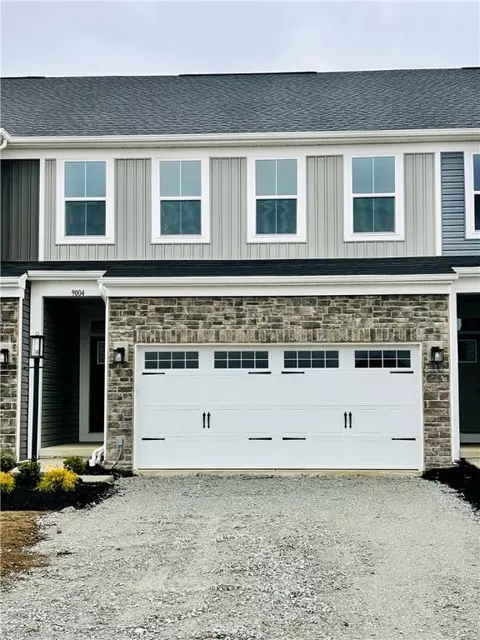 9004 Wellington Ct, Jeannette, PA 15644