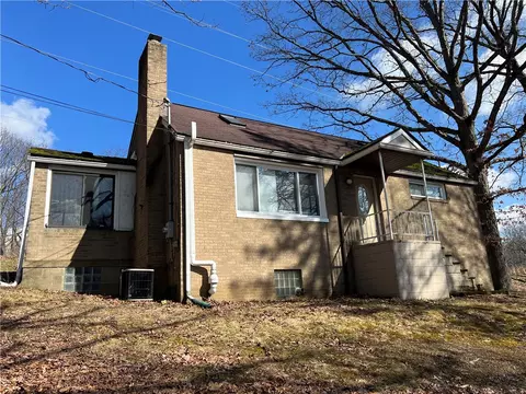 4823 Twin Oaks Dr, Murrysville, PA 15668