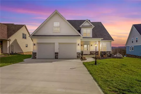 6 Puskar Ln, Canonsburg, PA 15317