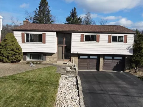 30 Ridgecrest Dr, Pittsburgh, PA 15235