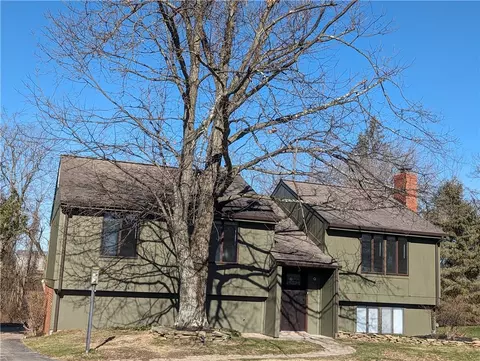 102 Yellowstone, Latrobe, PA 15650