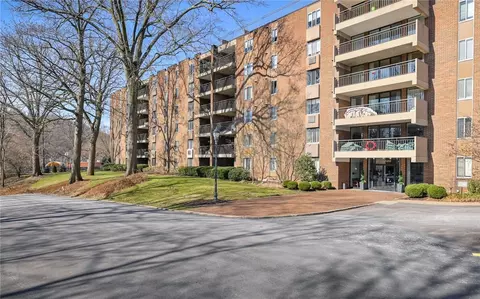 201 Grant St #212, Sewickley, PA 15143