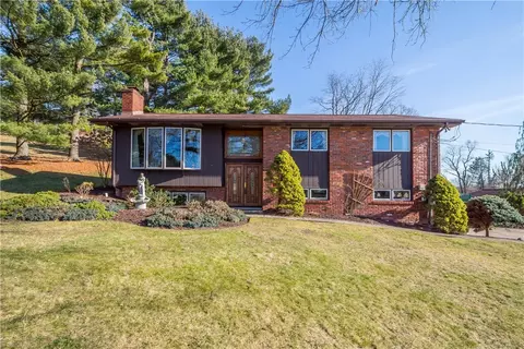 106 Mcgregor Dr, Canonsburg, PA 15317