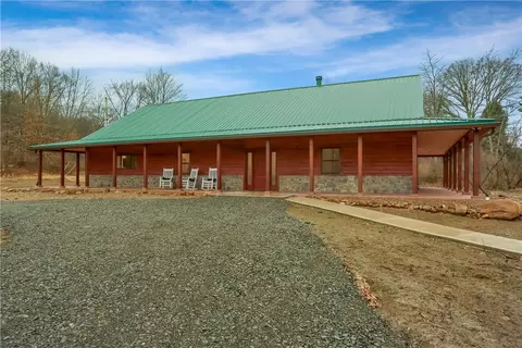 3778 Frew Mill Rd, New Castle, PA 16101