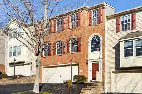 242 Maple Ridge Dr, Canonsburg, PA 15317