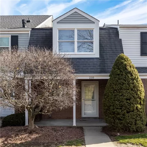 210 Greenwood Dr, Canonsburg, PA 15317