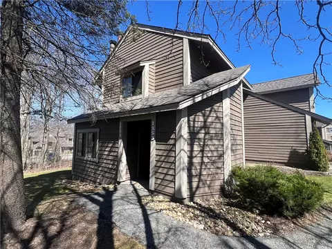 1153 Kepple Ln, Hidden Valley, PA 15502