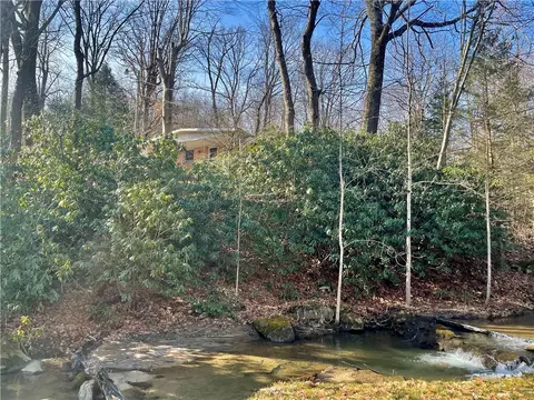 220 Hawkins Hollow Rd, Connellsville, PA 15425