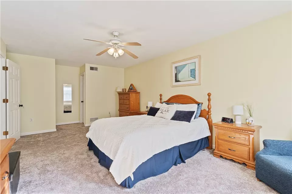 Bedroom - 822 Stonebridge Dr, Greensburg, PA 15601 photo 2 of 5