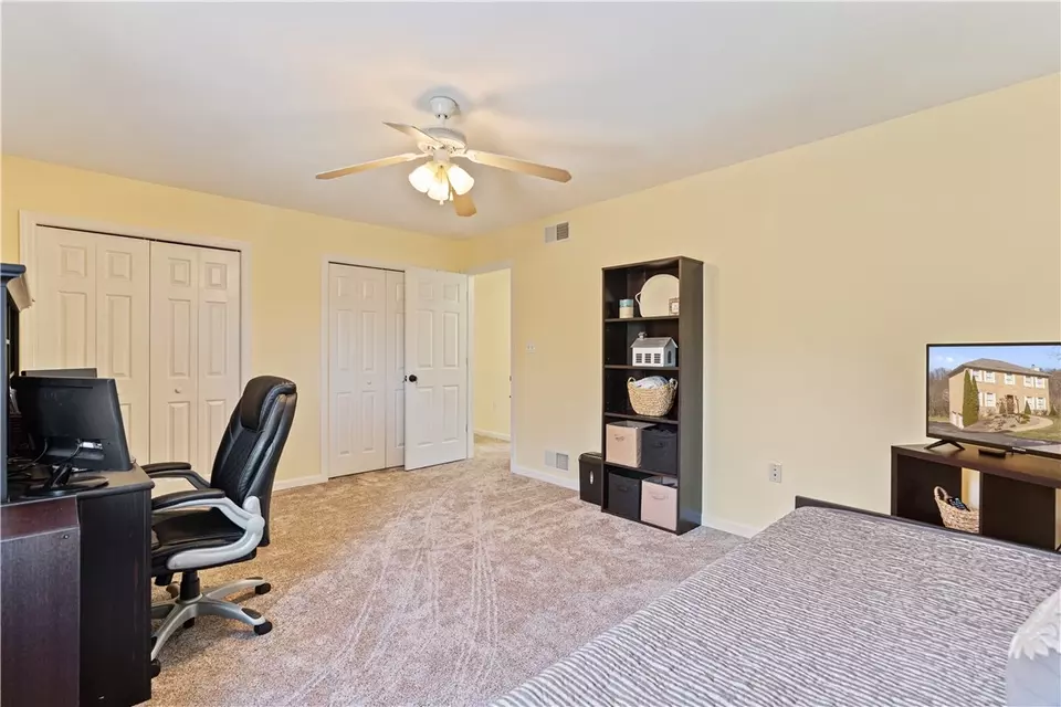 Bedroom - 822 Stonebridge Dr, Greensburg, PA 15601 photo 5 of 5
