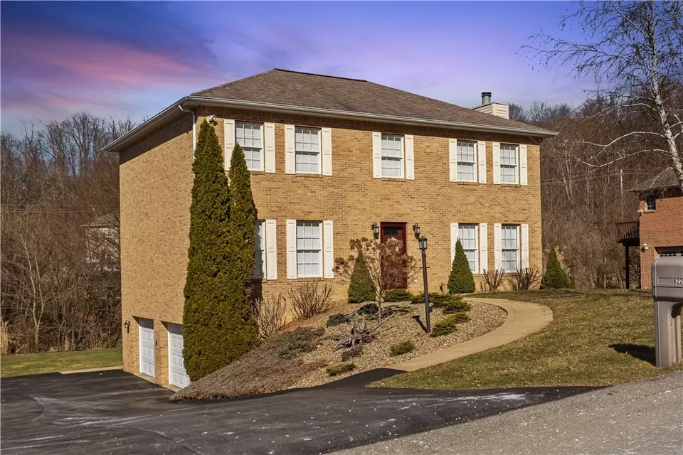 Exterior - 822 Stonebridge Dr, Greensburg, PA 15601 photo 2 of 6