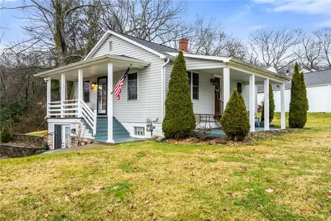 105 Shaffer Rd, Sewickley, PA 15143