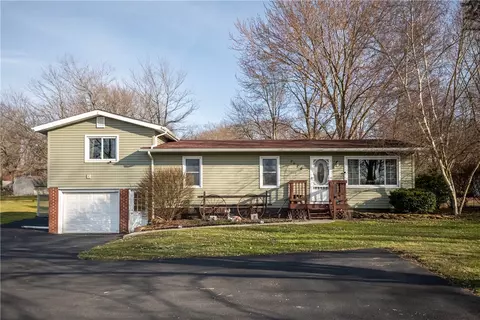 2020 N Hermitage Rd, Hermitage, PA 16148