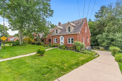 819 Washington Dr, Pittsburgh, PA 15229