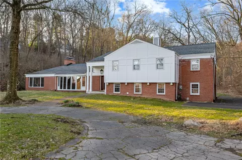 620 Riding Mdw, Pittsburgh, PA 15238