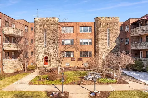 767 College St #300, Pittsburgh, PA 15232