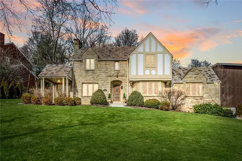 1060 Lakemont, Pittsburgh, PA 15243