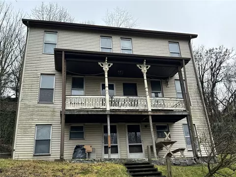 409 Chestnut St, Jeannette, PA 15644