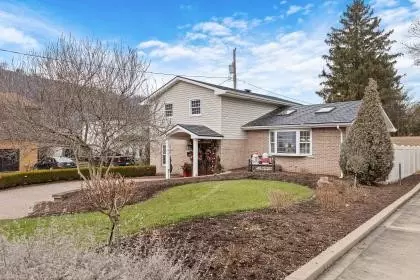 97 Pennsylvania Ave, Oakmont, PA 15139