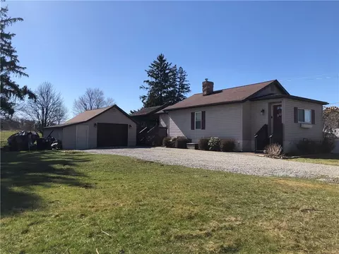 110 Orchard Dr, Grindstone, PA 15442