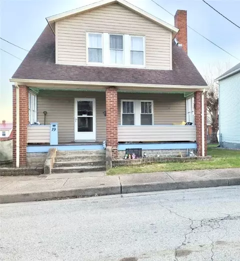19 E 2nd Ave, Latrobe, PA 15650