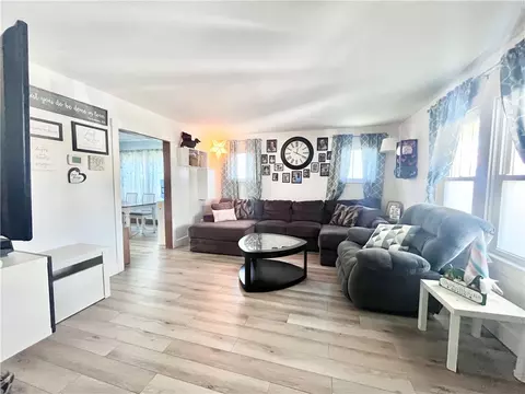 19 E 2nd Ave, Latrobe, PA 15650 photo 4