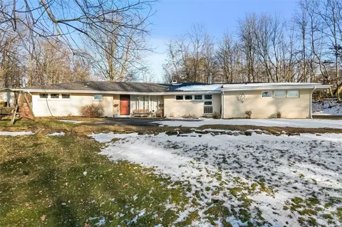 5311 Georgiann Dr, Gibsonia, PA 15044