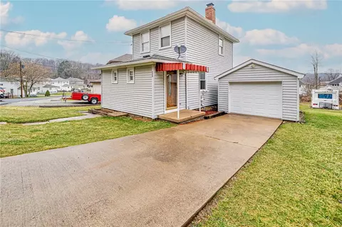 220 2nd St, Slickville, PA 15684