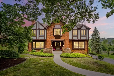 1627 Williamsburg Cir, Pittsburgh, PA 15241