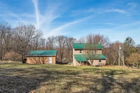 1072 Rod And Gun Rd, Derry, PA 15627