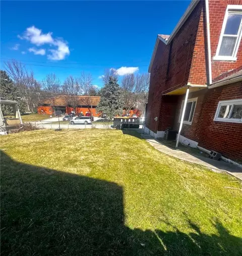 124 Corey Ave, Braddock, PA 15104 photo 3