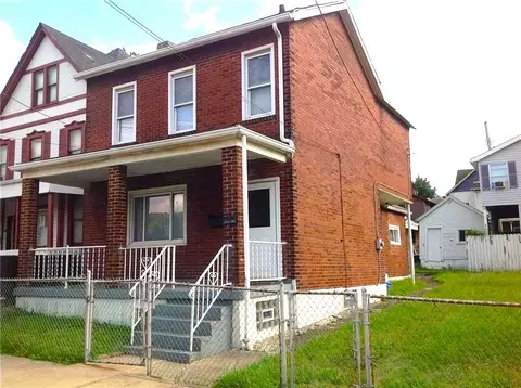 124 Corey Ave, Braddock, PA 15104 photo 2