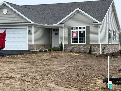 115 Mia Dr, Uniontown, PA 15401
