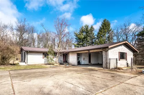 1 Judy Ln, Verona, PA 15147