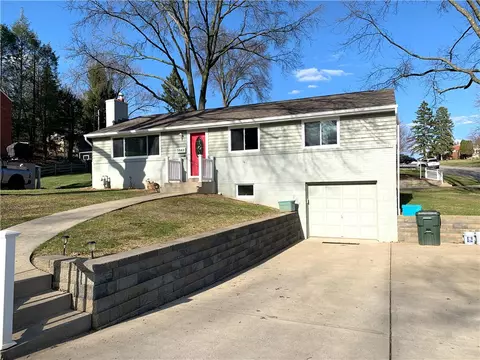 5140 Caste Dr, Pittsburgh, PA 15236