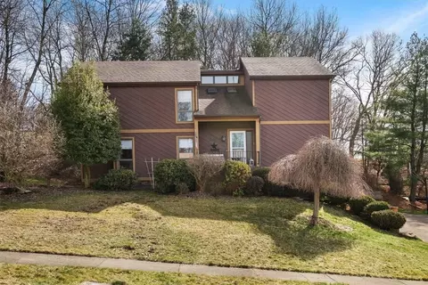 118 Downing Dr, Coraopolis, PA 15108