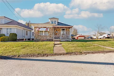 102 W Keeling Ave, Derry, PA 15627