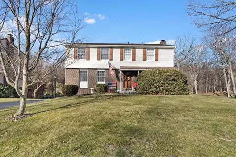 455 Malcolm Dr, Coraopolis, PA 15108