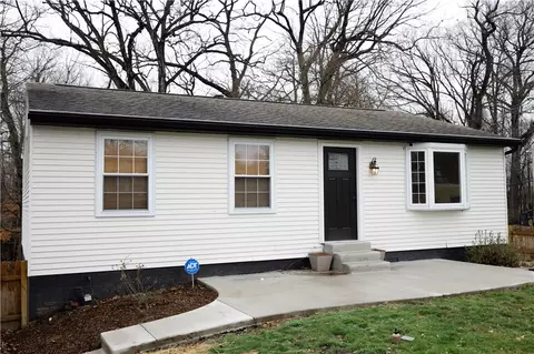 208 Maple Dr, Beaver, PA 15009