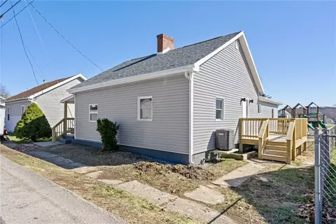 210 3rd St, Vestaburg, PA 15368