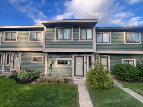530 Kooser Cir, Hidden Valley, PA 15502