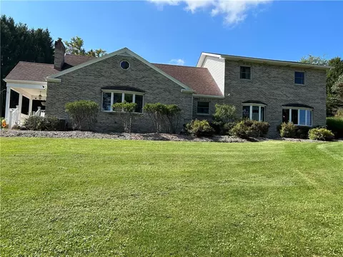 1205 Rostraver Rd, Belle Vernon, PA 15012