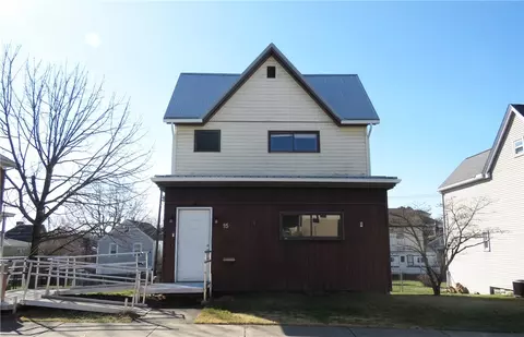 15 Lincoln Ave, Irwin, PA 15642
