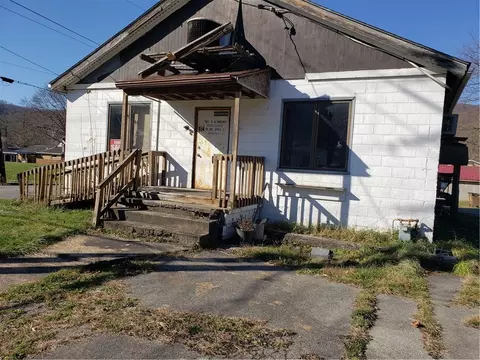 506 Market St, Bolivar, PA 15923