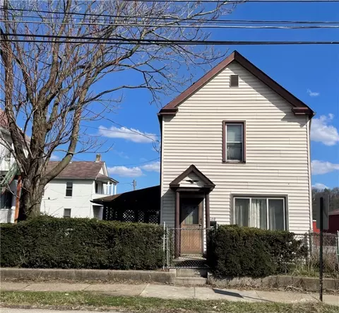 608 Freeport Rd 608 Constitution Blvd, New Kensington, PA 15068